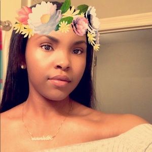 Meet your Posher, Robinicia